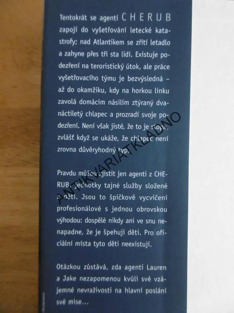 NÁMĚSÍČNÍK, ROBERT MUCHAMORE, **AN