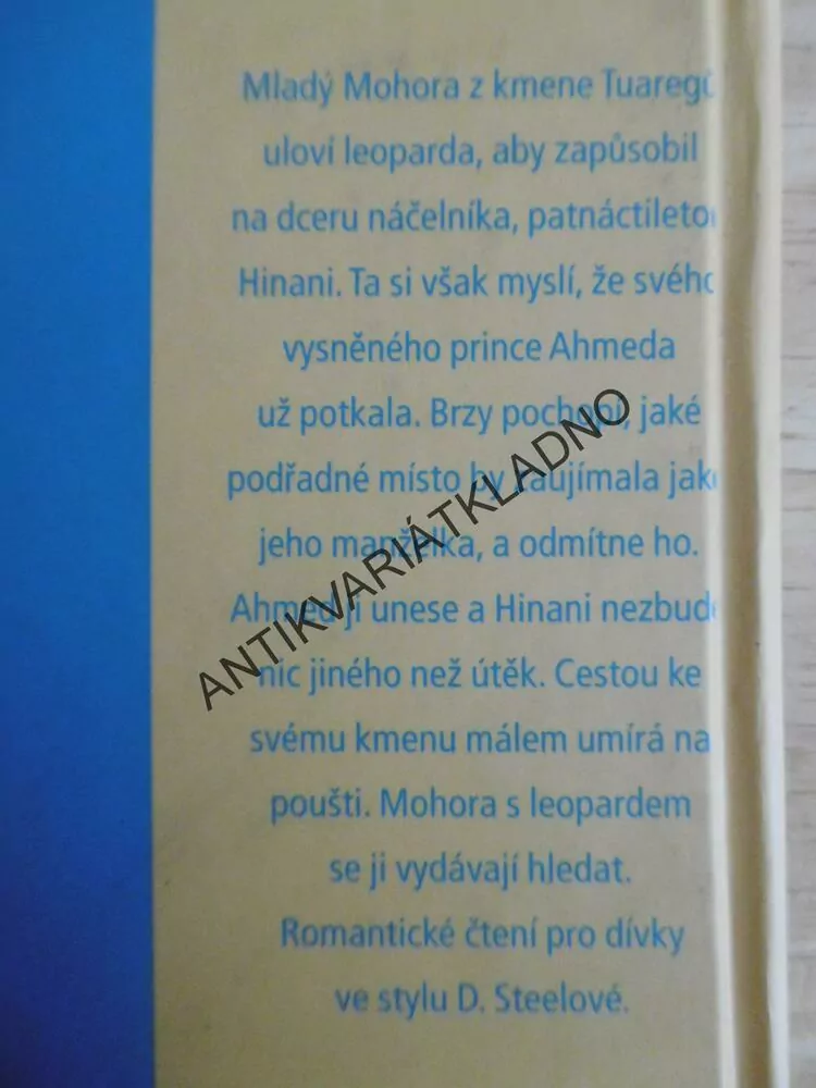 HINANI DCERA POUŠTĚ, FEDERICA DE CESCO, **an