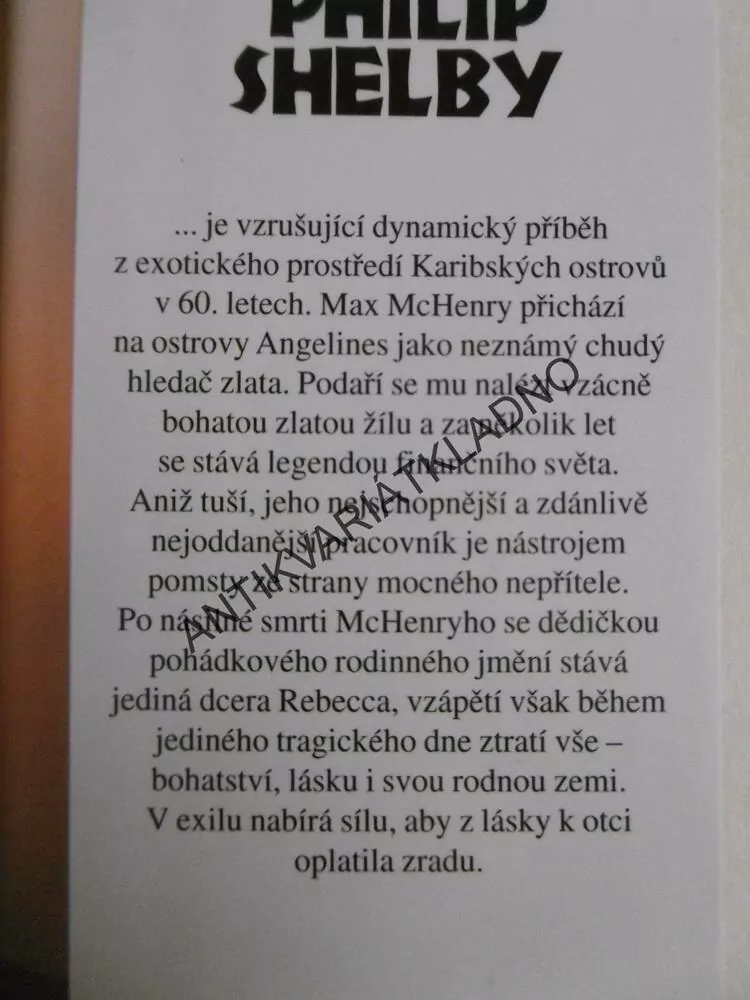 DALEKO OD RÁJE, PHILIP SHELBY, **an