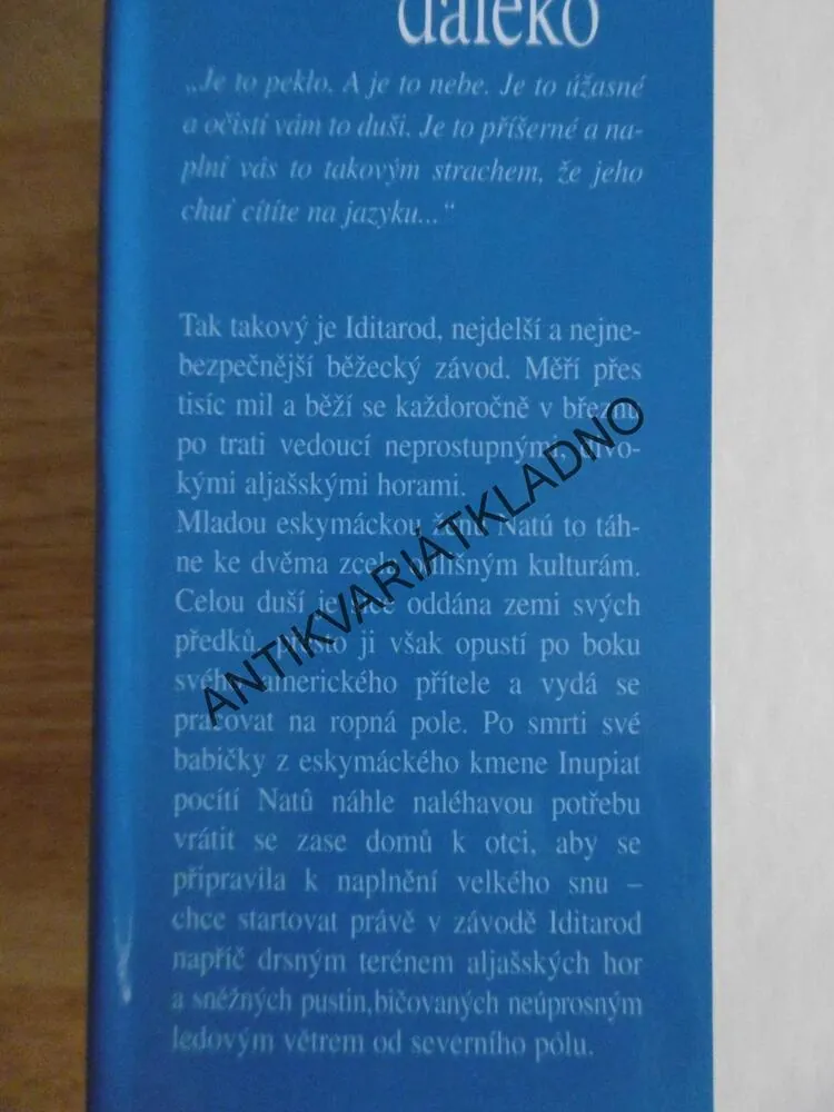 NEKONEČNĚ DALEKO, DANIELLE THOMASOVÁ, **an