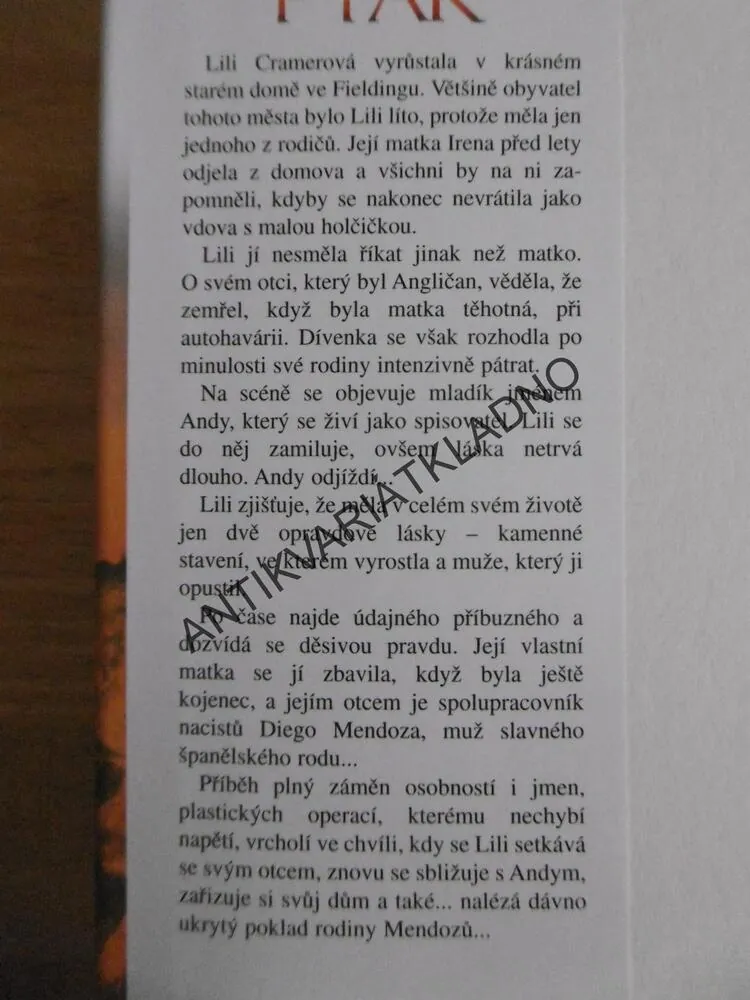 OHNIVÝ PTÁK, BEVERLY BYRNEOVÁ, **an