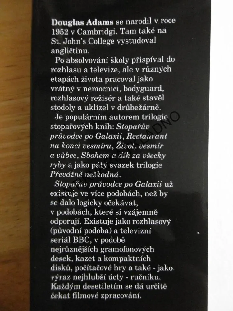PŘEVÁŽNĚ NEŠKODNÁ, DOUGLAS ADAMS, **an