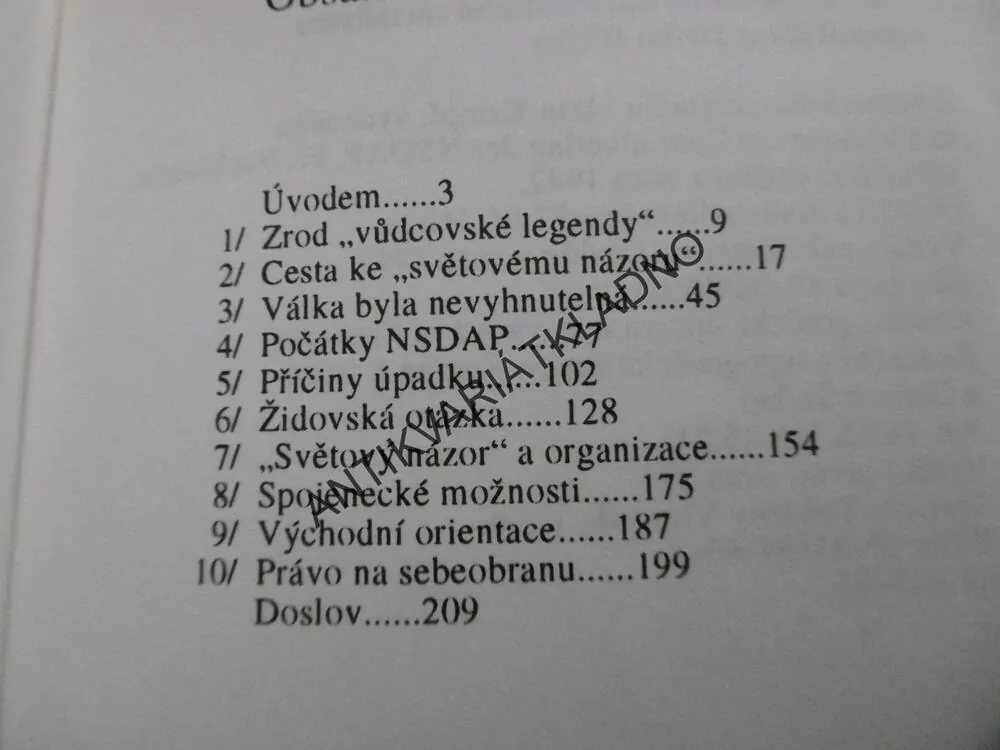 HITLERŮV MEIN KAMPF S KOMENTÁŘEM JIŘÍHO HÁJKA, **an