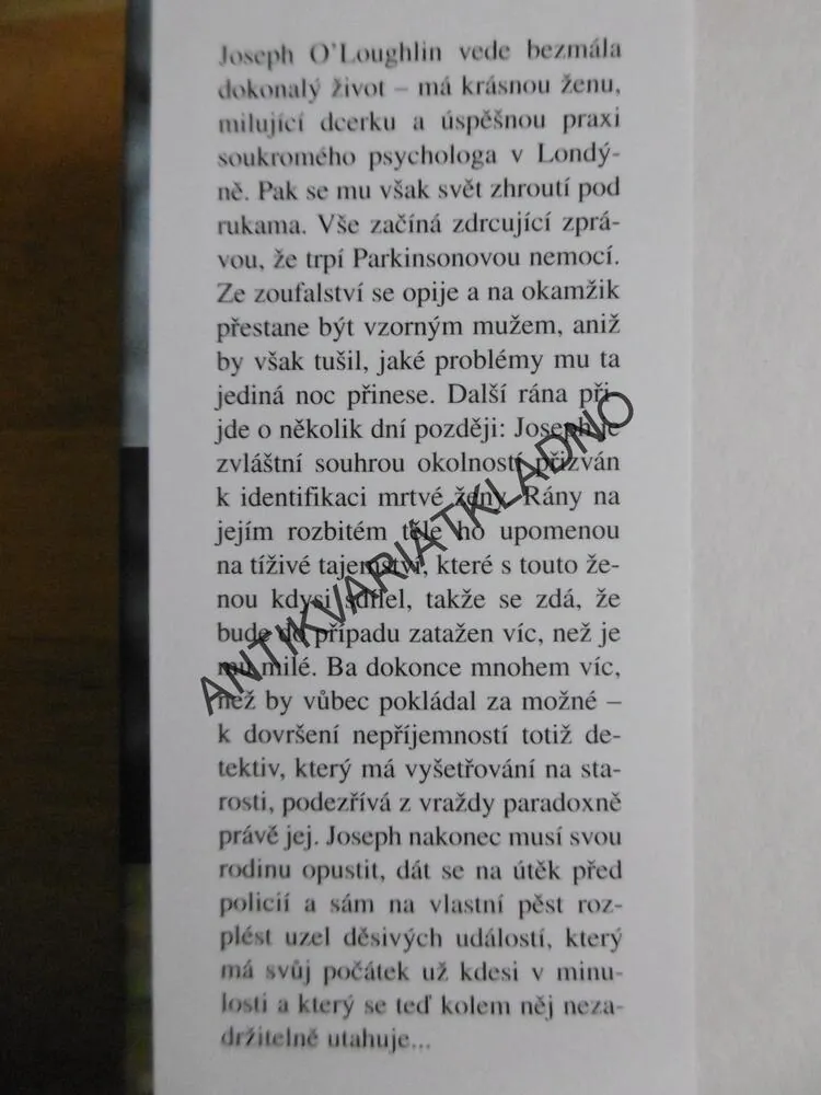PODEZŘELÝ, MICHAEL ROBOTHAM, **an