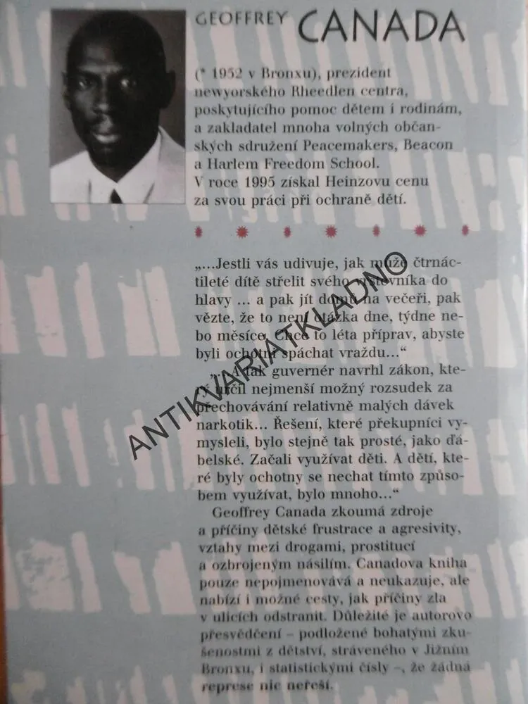 PĚST-PÁLKA-NŮŽ-PISTOLE, GEOFFREY CANADA, **an