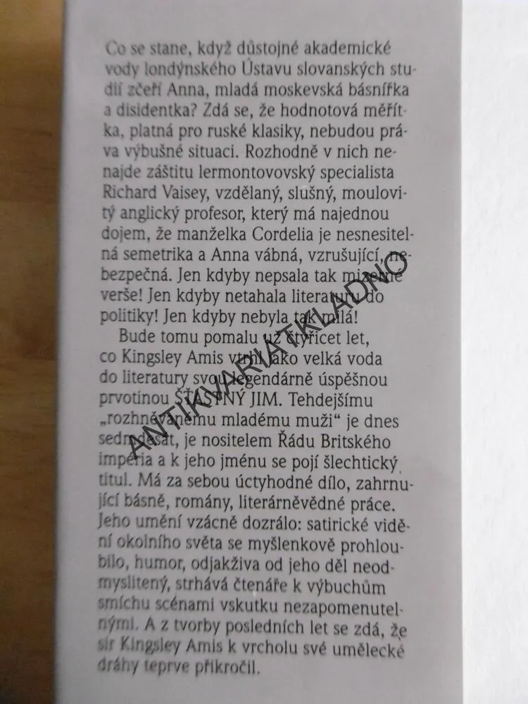 ŠŤASTNÁ ANNA, KINGSLEY AMIS, **an