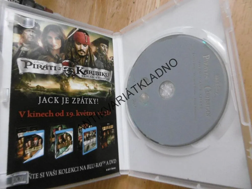PIRÁTI Z KARIBIKU, TRUHLA MRTVÉHO MUŽE, DVD FILM