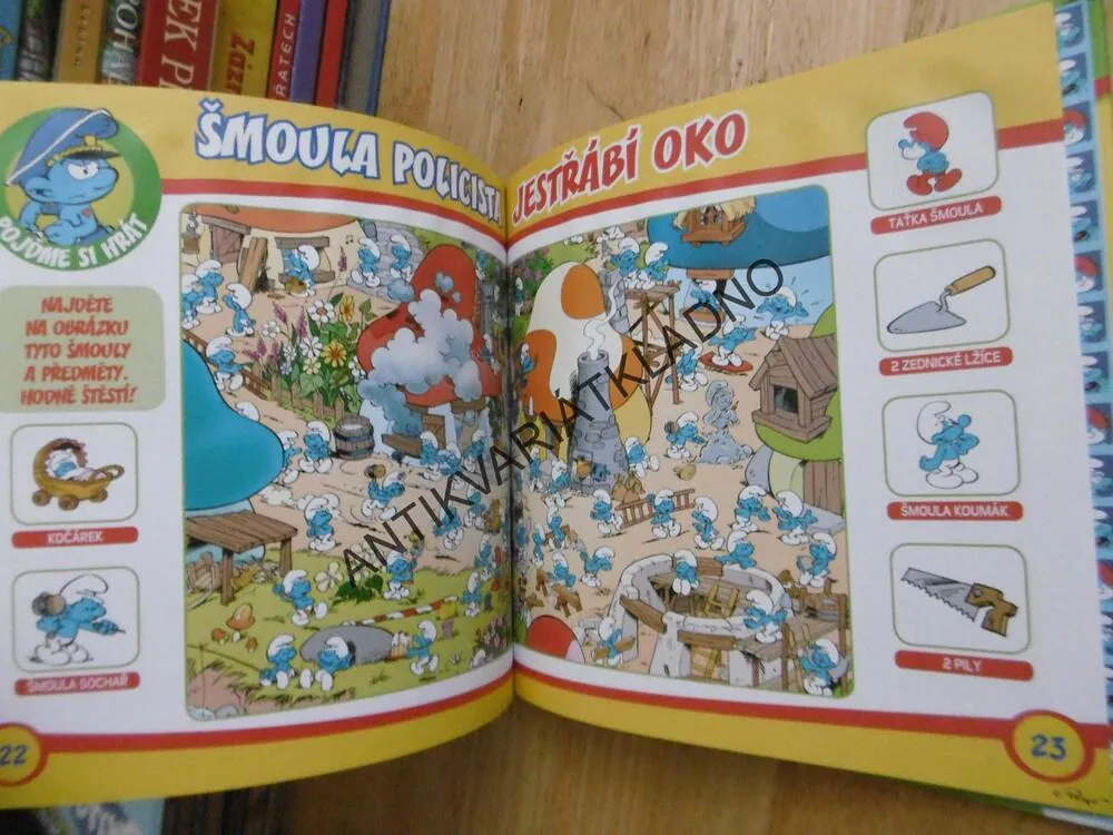 ŠMOULA POLICISTA 10, ŠMOULOVÉ, **an