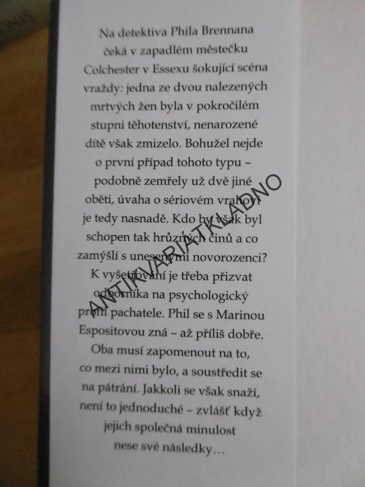NÁHRADNICE, TANIA CARVEROVÁ, **an