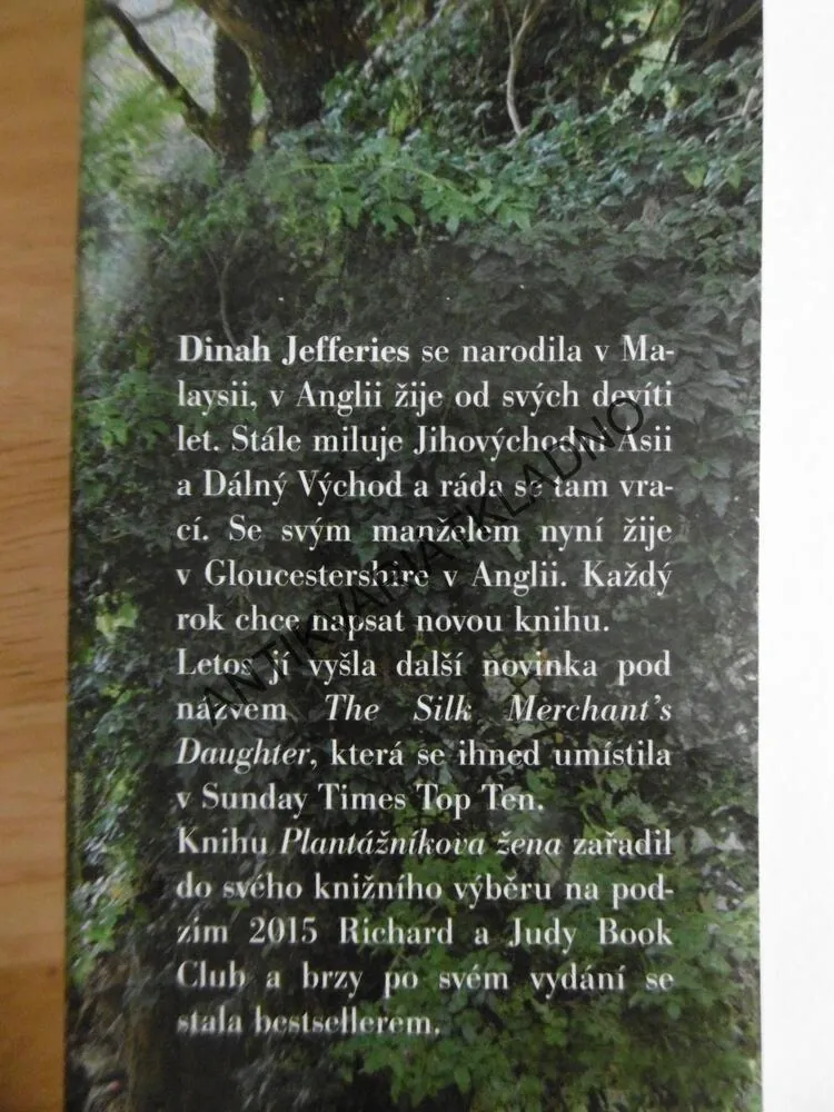 PLANTÁŽNÍKOVA ŽENA, DINAH JEFFERIES,**an