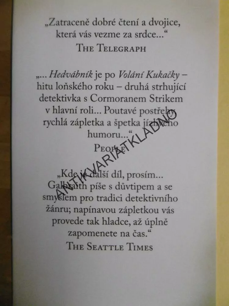 HEDVÁBNÍK, ROBERT GALBRAITH (J.K. ROWLINGOVÁ) **an
