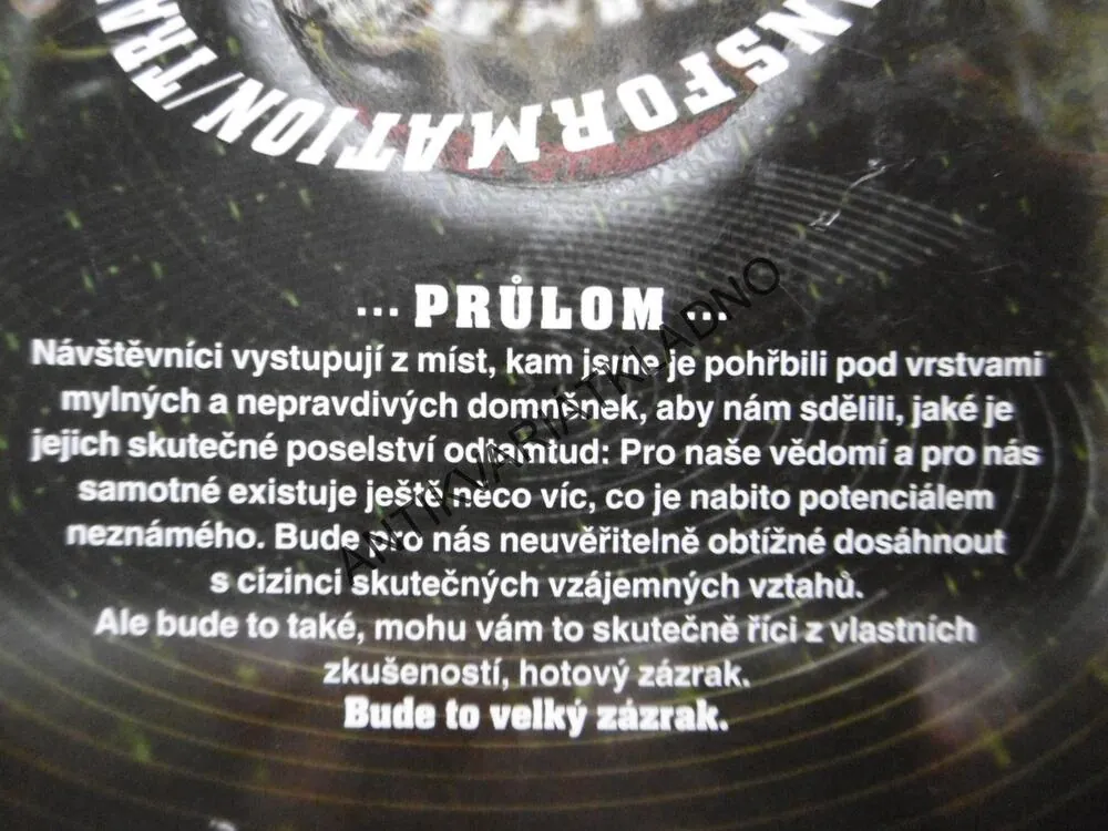 PROMĚNA, WHITLEY STRIEBER, **an
