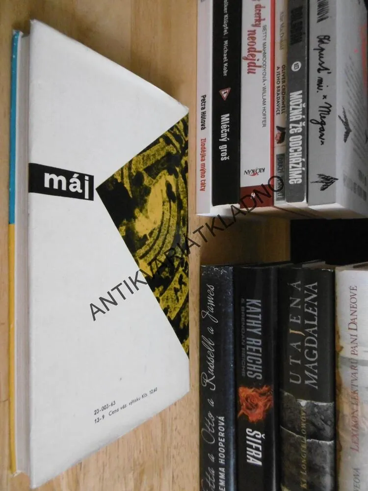 MARŤANSKÁ KRONIKA, RAY BRADBURY, **an