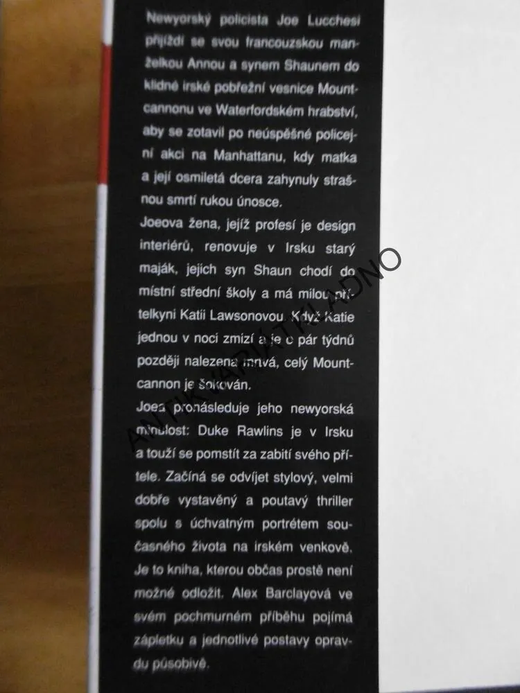 ZÁHADNÝ MAJÁK, ALEX BARCLAYOVÁ, **an