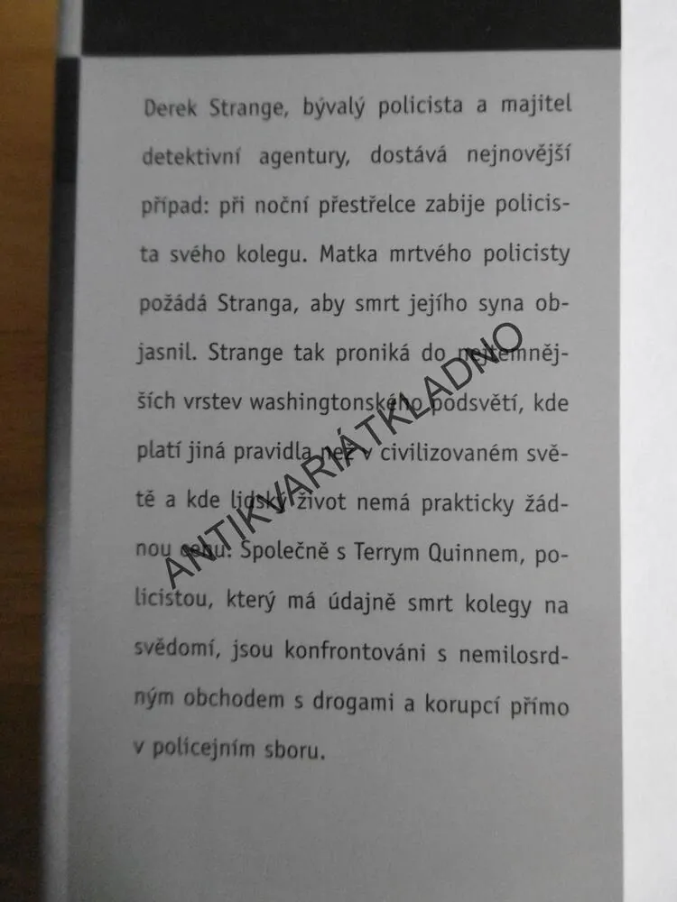 ODVRÁCENÁ TVÁŘ MĚSTA, GEORGE P. PELECANOS, **an