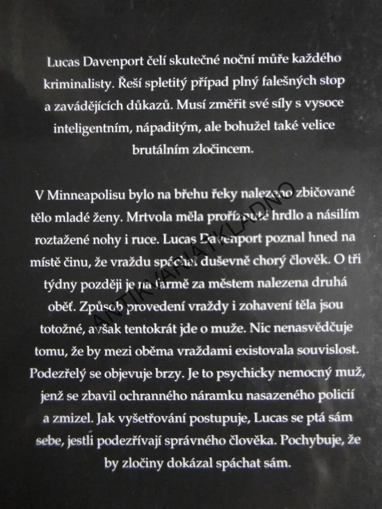 ZLOMENÁ OBĚŤ, JOHN SANDFORD, **an