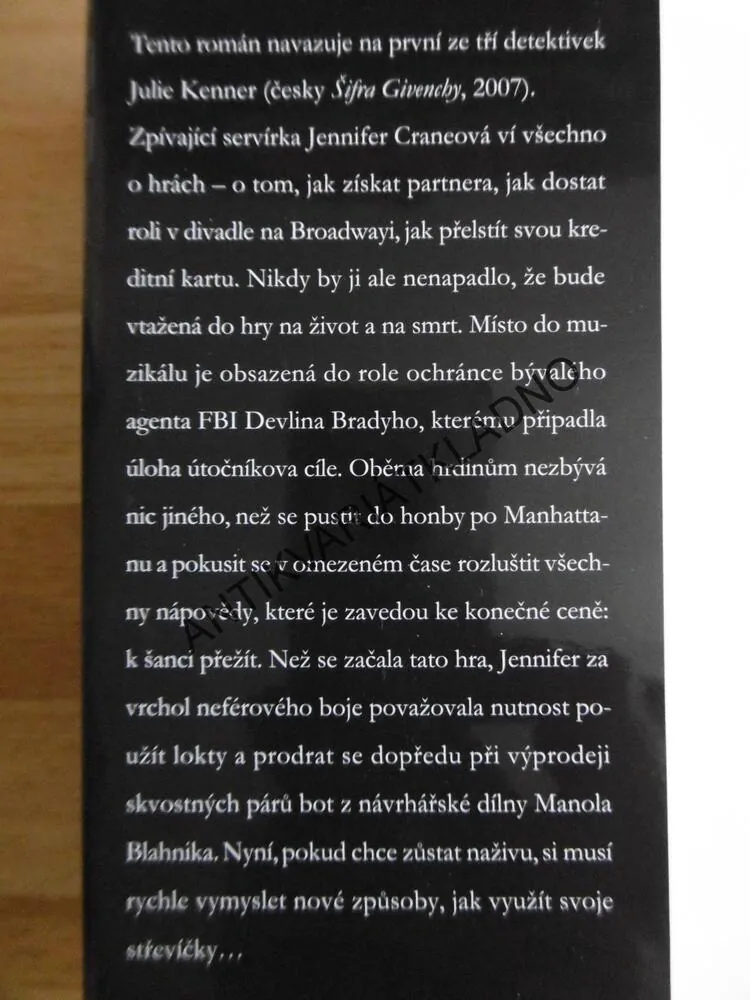 MATRIX PODLE MANOLA, JULIE KENNER, **an