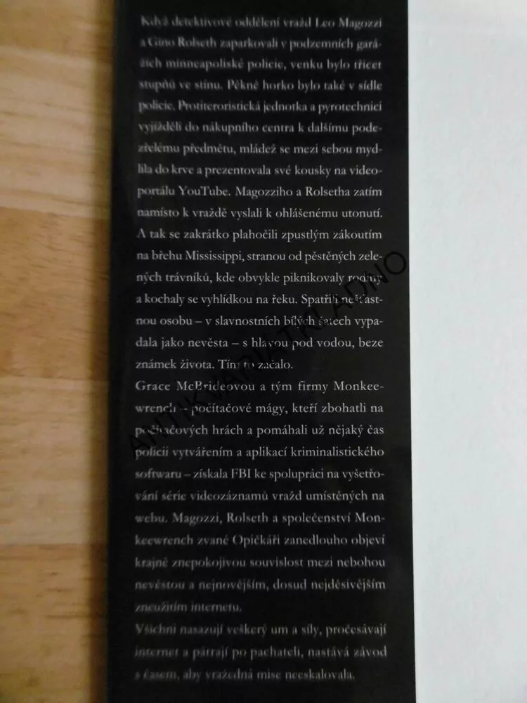HRA SE SMRTÍ, P. J. TRACY, **an