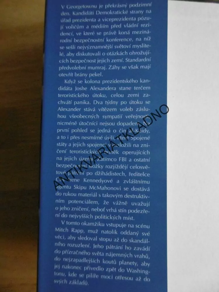 AKT ZRADY, VINCE FLYNN, **an