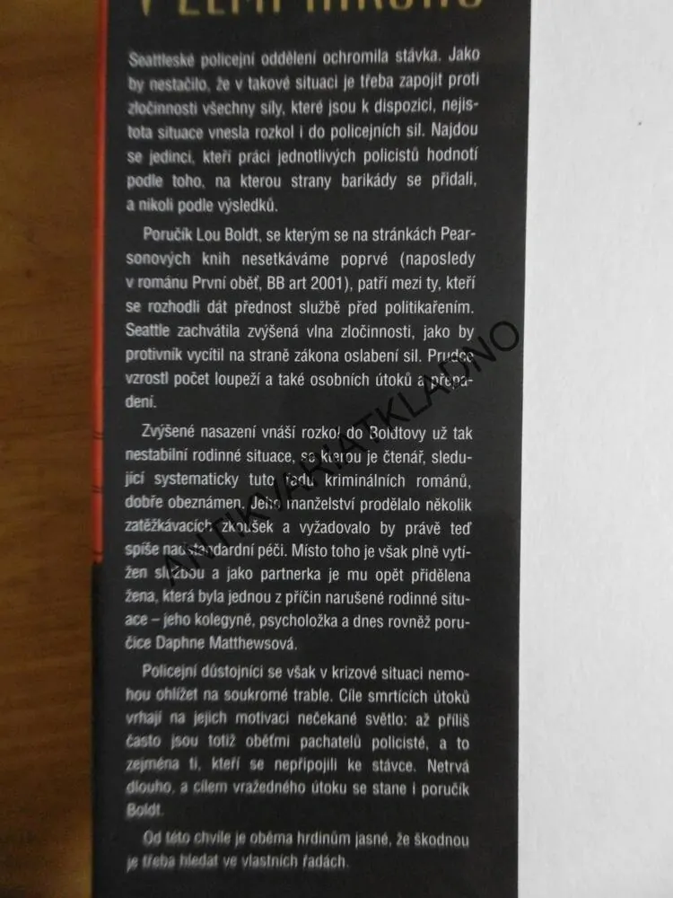 V ZEMI NIKOHO, RIDLEY PEARSON, **an