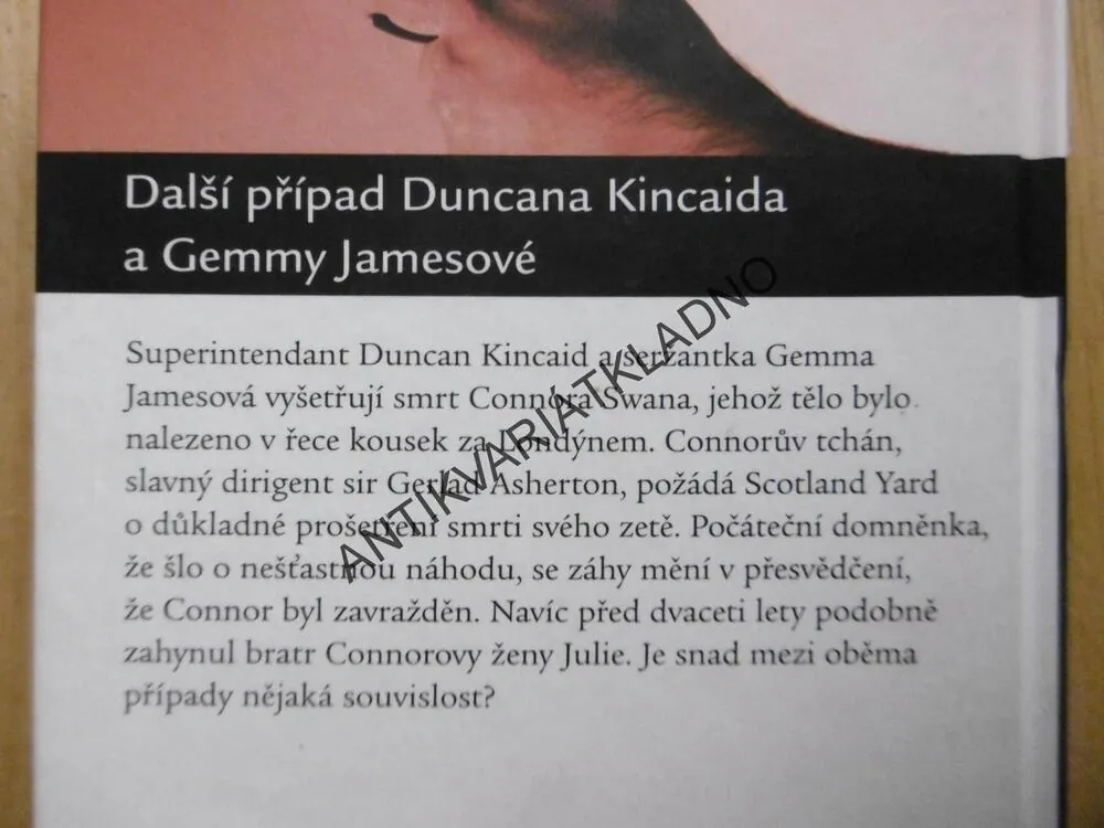 ZELENÝ HROB, DEBORAH CROMBIE, **an