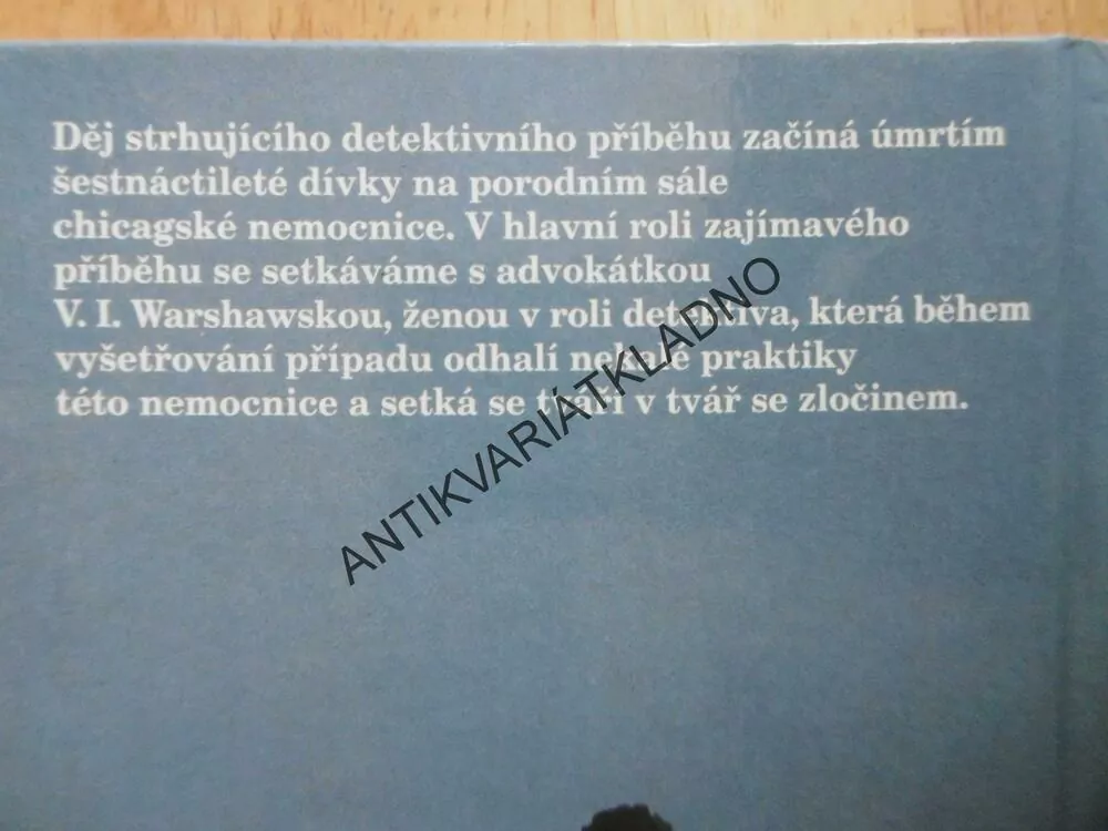HOŘKÝ LÉK, SARA PARETSKY, **an