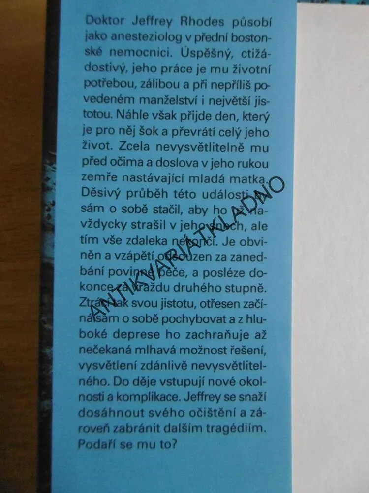 KOŘENY ZLA, ROBIN COOK, **an