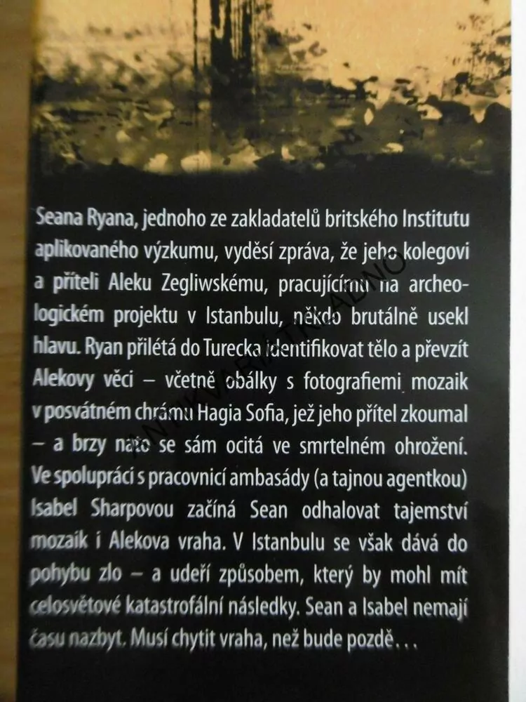 ISTANBULSKÁ MOZAIKA, LAURENCE O'BRYAN, **an