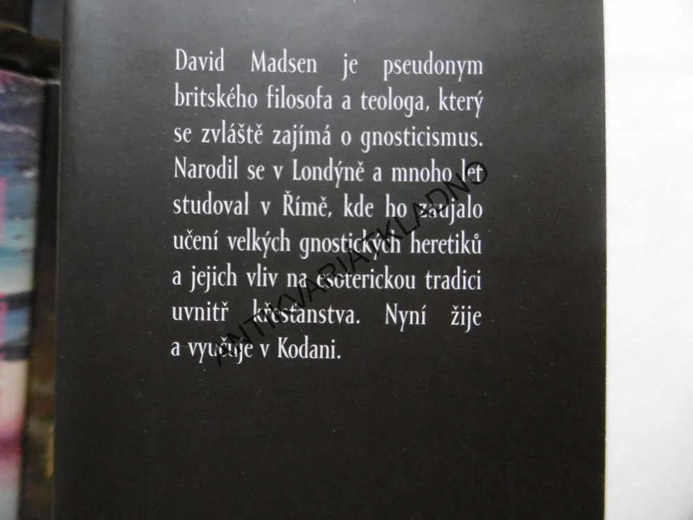 PAMĚTI TRPASLÍKA GNOSTIKA, DAVID MADSEN, **an