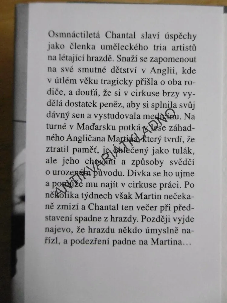 PODVRŽENÉ DÍTĚ, MADELEINE BRENT, **an