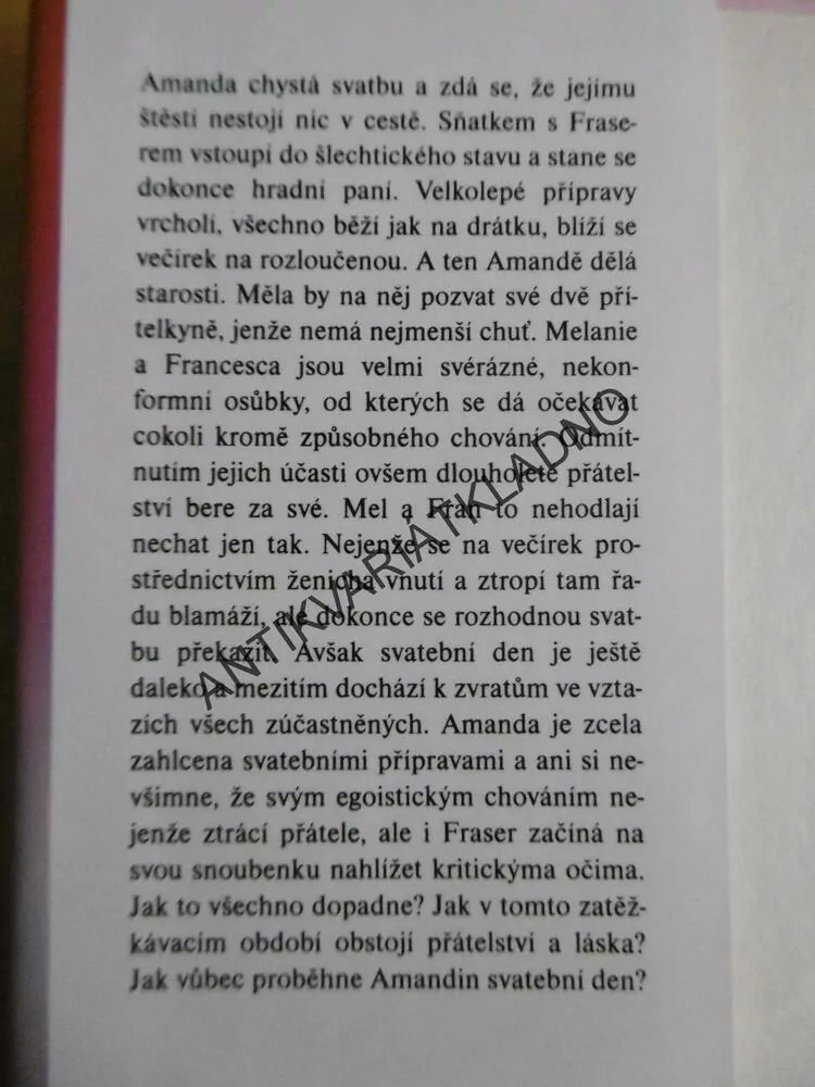 AMANDA SE VDÁVÁ, JENNY COLGANOVÁ, **an