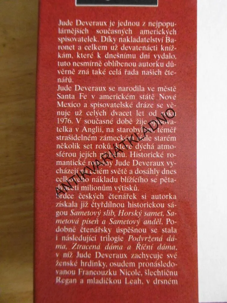 SAMETOVÁ PÍSEŇ, JUDE DEVERAUX, **an
