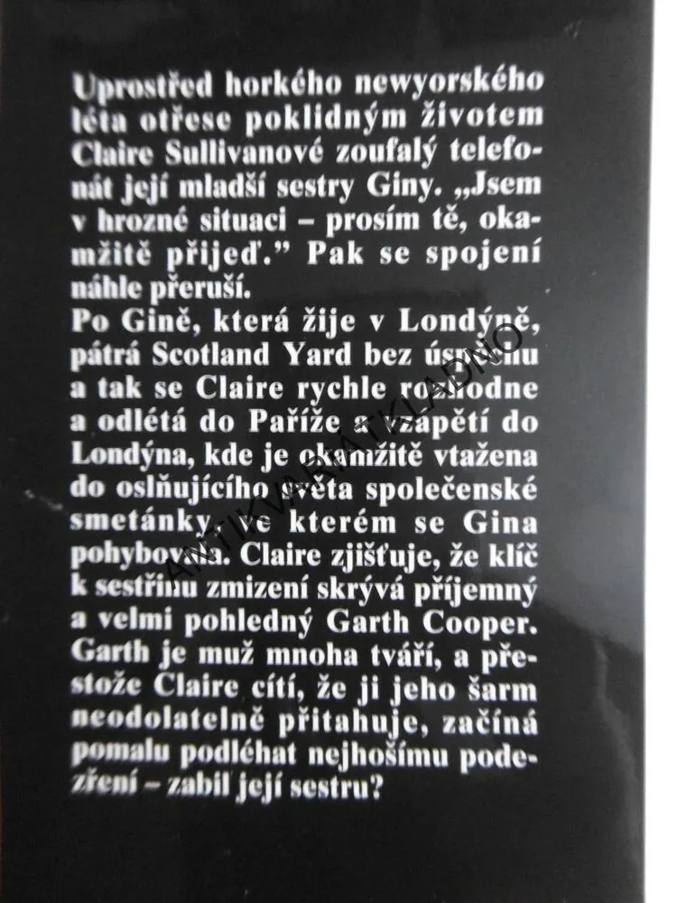 VOLÁNÍ ZE TMY, SUSAN HOWATCHOVÁ, **an