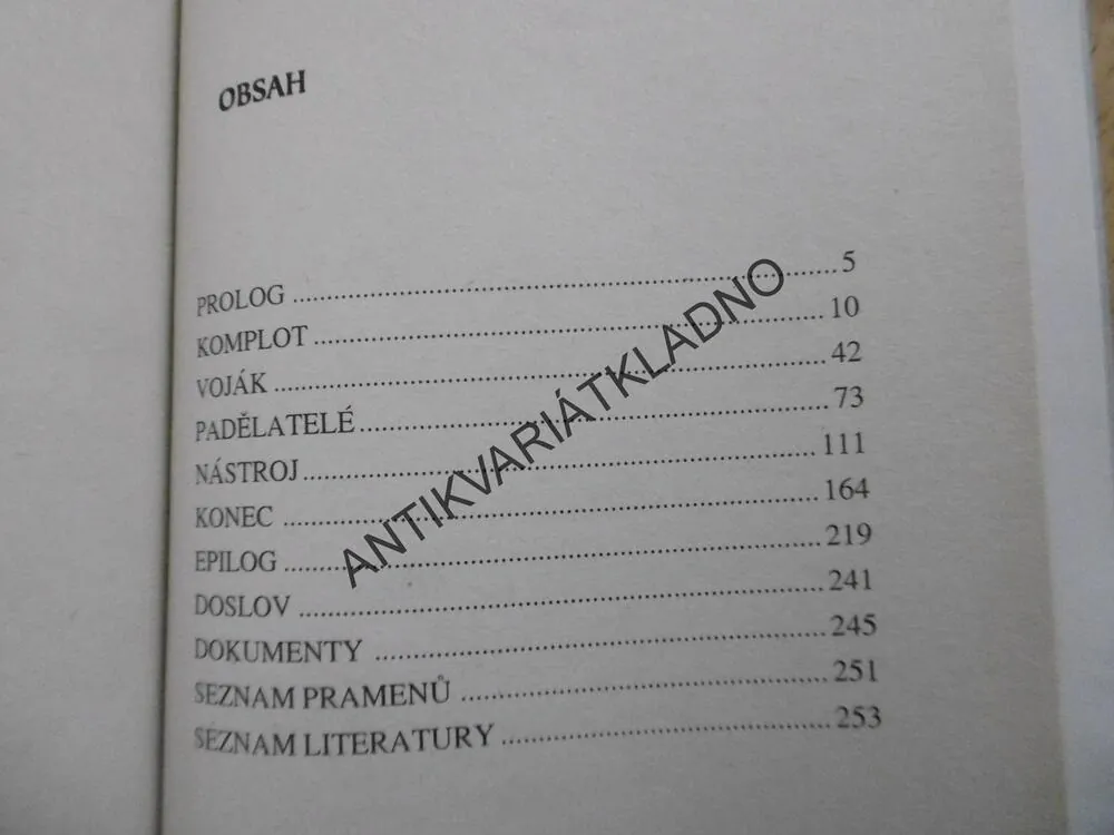 STALIN STÍNÁ HLAVY, RUDOLF STROBINGER, **an