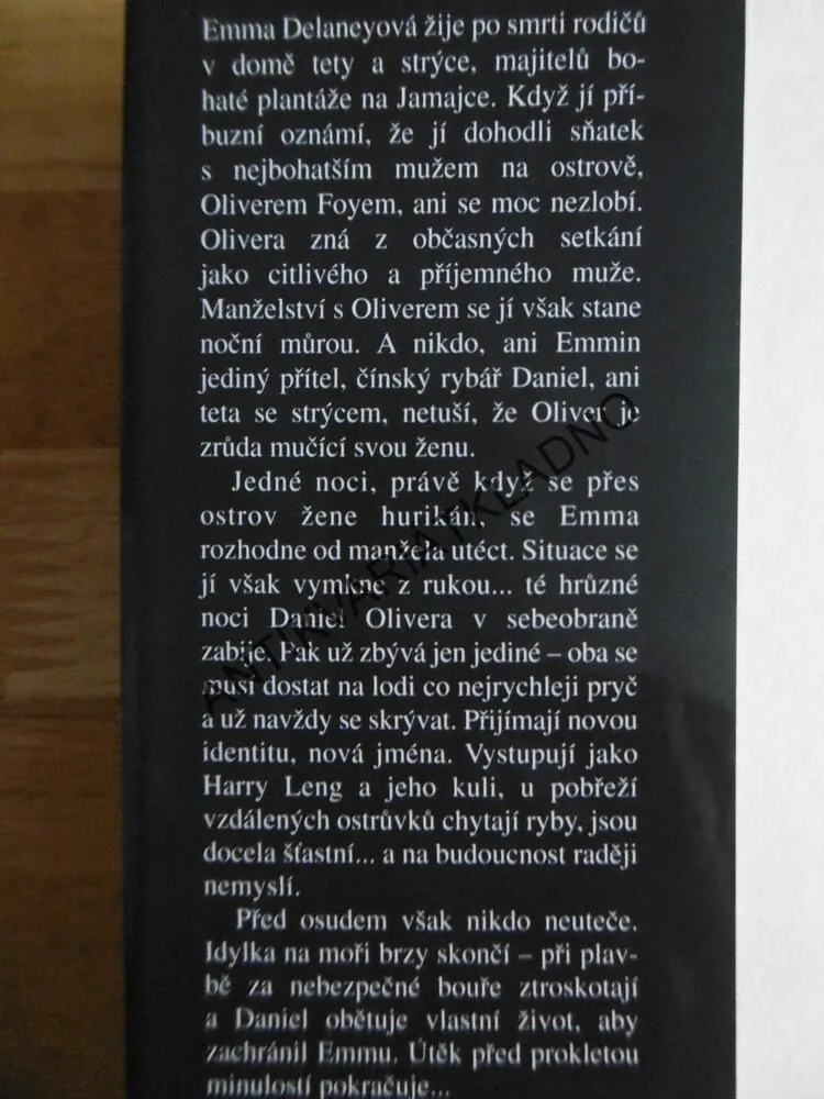 PROKLETÍ MINULOSTI, MADELEINE BRENT, **an