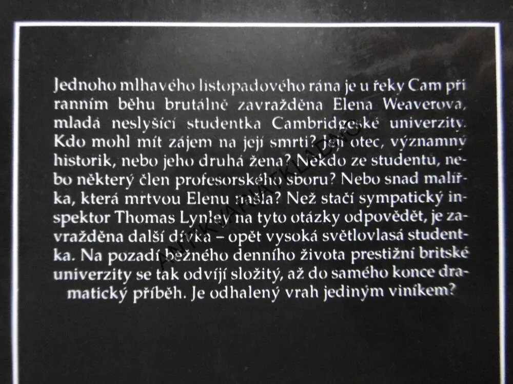 KVŮLI ELENĚ, ELIZABETH GEORGEOVÁ, **an