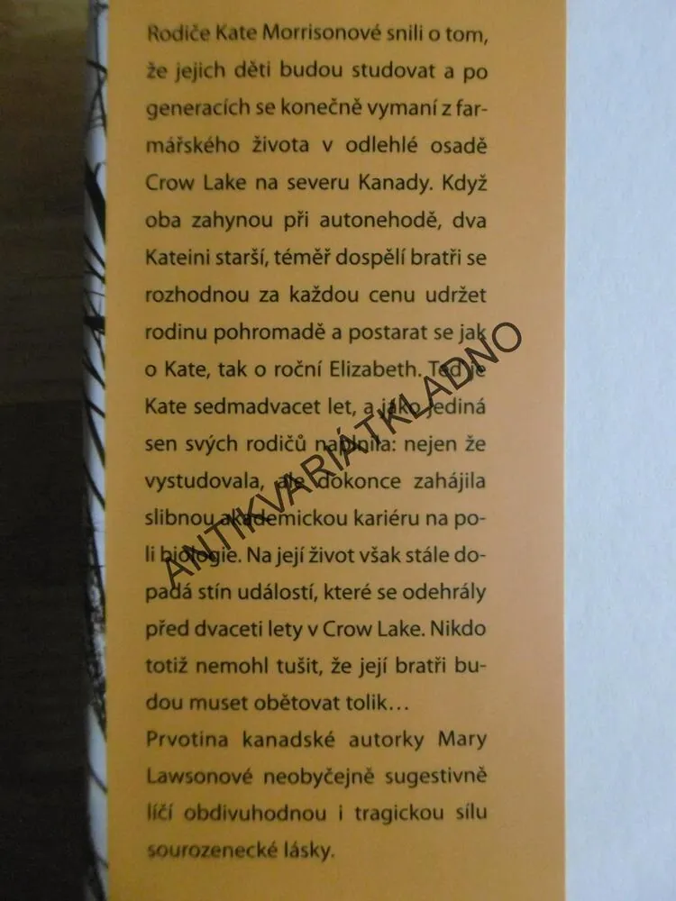 NÁVRAT DO CROW LAKE, MARY LAWSON, **an