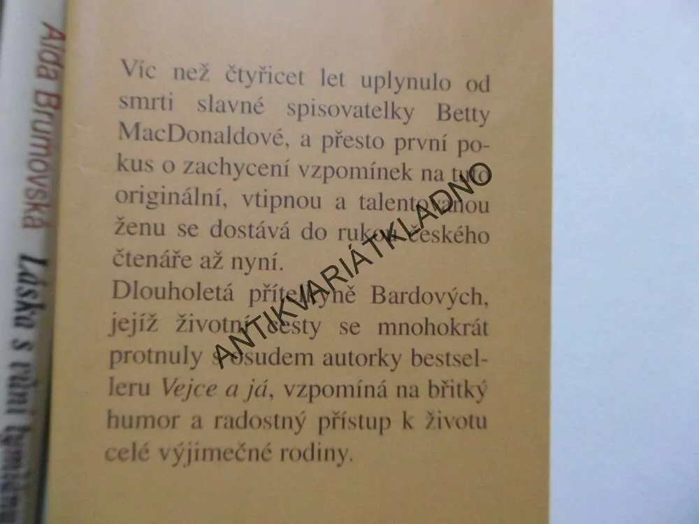 HODNĚ SMÍCHU A PÁR SLZ, BLANCHE CAFFIEREOVÁ, **an