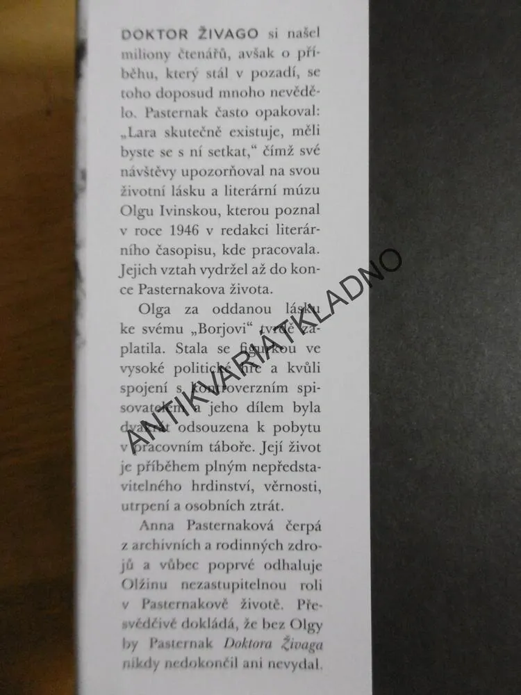 LARA, ANNA PASTERNAKOVÁ, **an