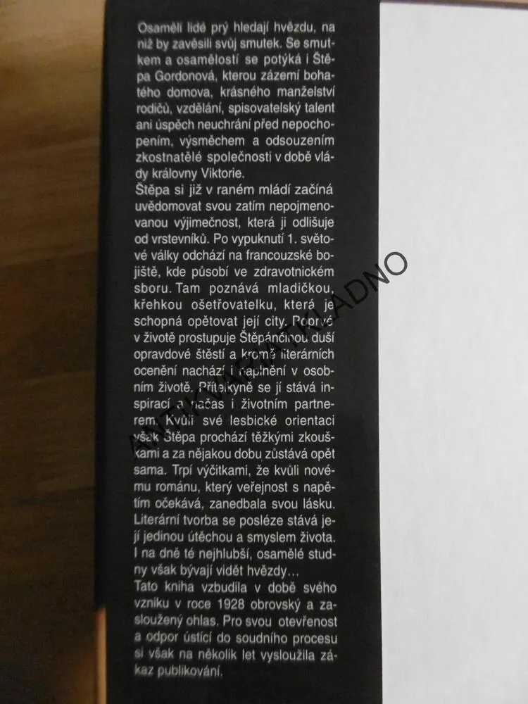 STUDNA OSAMĚNÍ, RADCLYFFE HALLOVÁ, **an