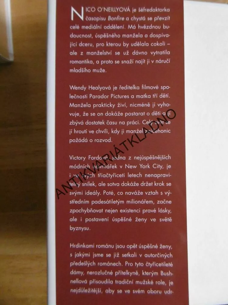 DŽUNGLE RTĚNEK, CANDANCE BUSHNELLOVÁ, **an