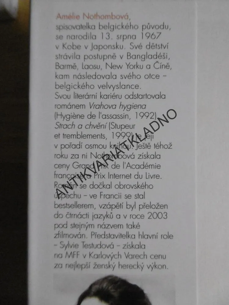 STRACH A CHVĚNÍ, AMÉLIE NOTHOMBOVÁ, **an