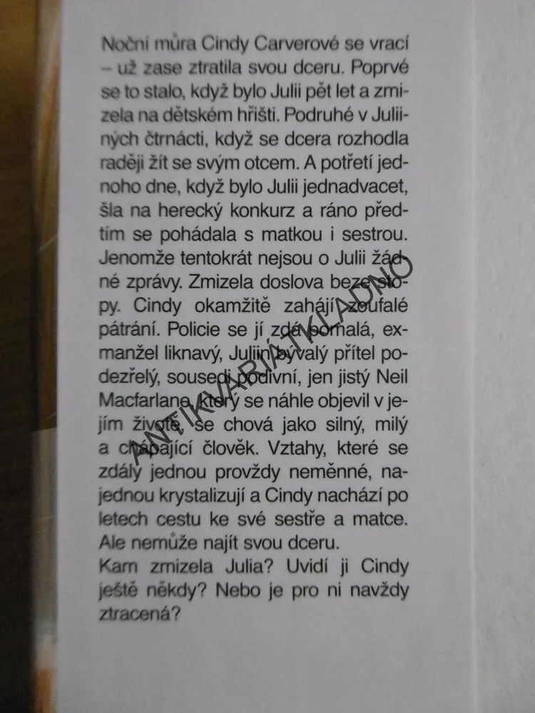 ZTRACENÁ, JOY FIELDINGOVÁ, **an