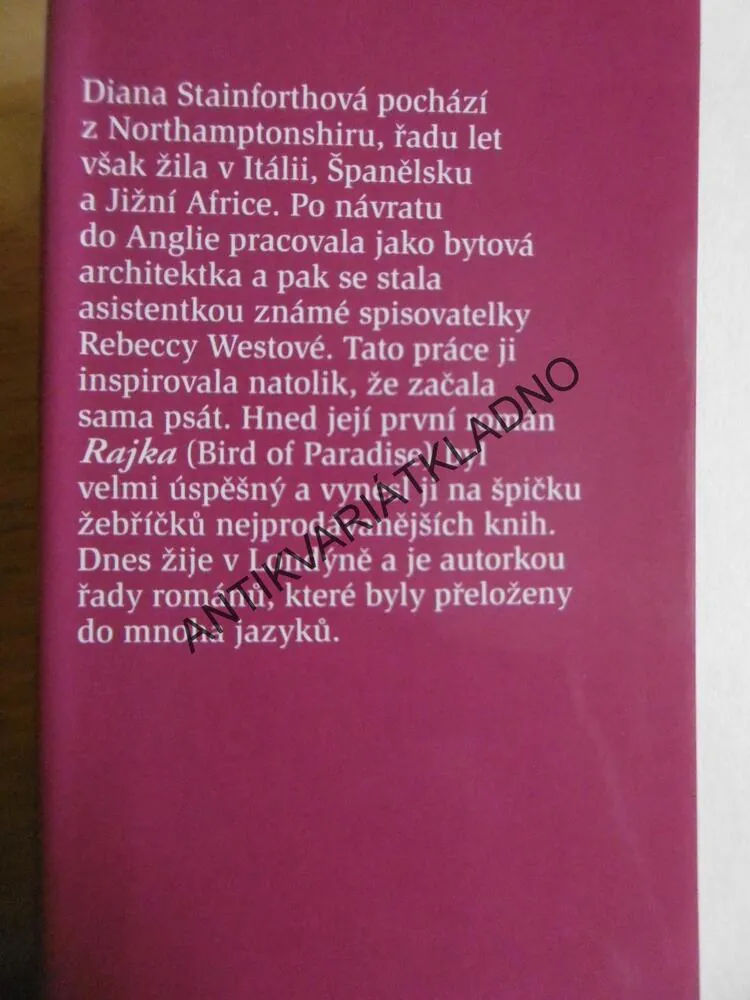 PŘÁTELÉ A JINÍ NEPŘÁTELÉ, DIANA STAINFORTHOVÁ, **an