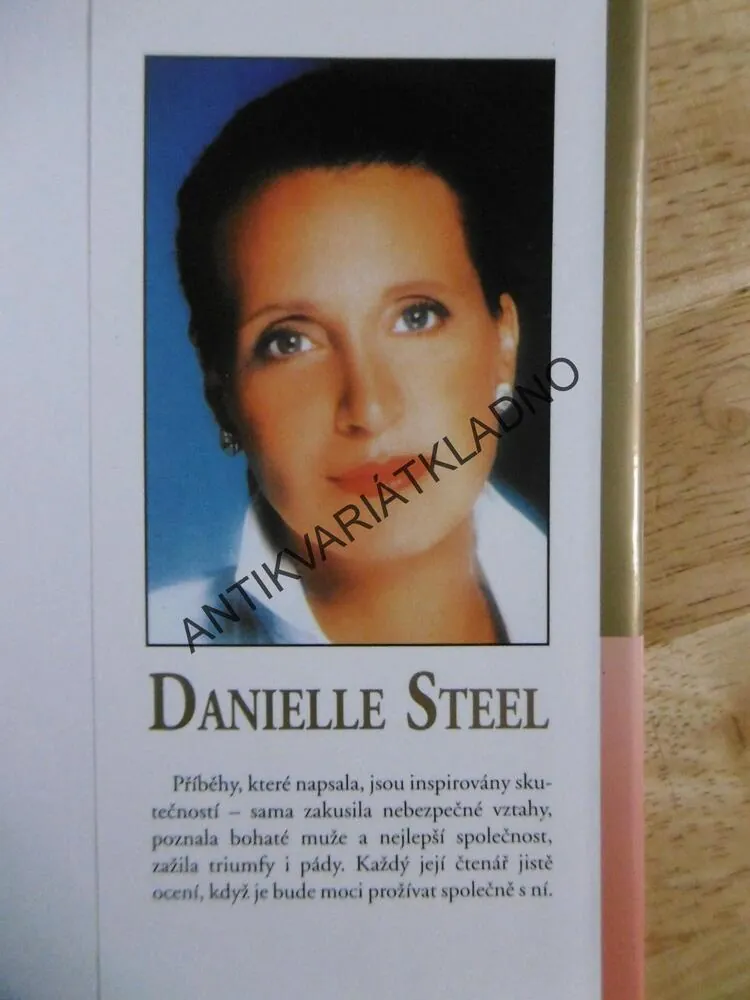 ŽIVOT DANIELLE STEEL, BIOGRAFIE SPISOVATELKY