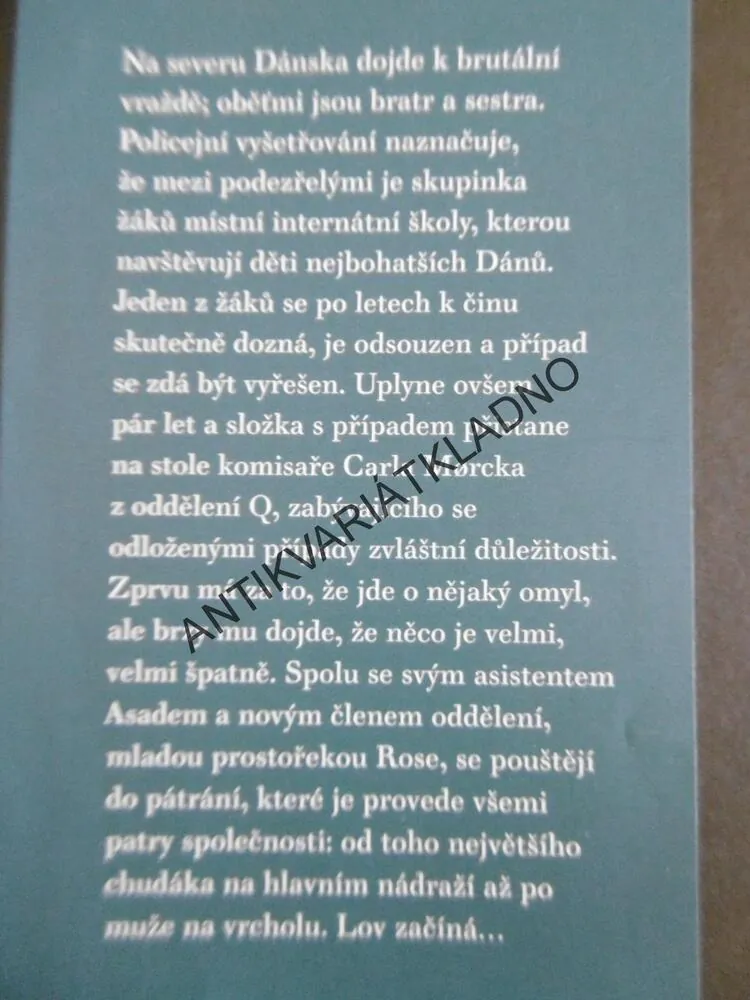 ZABIJÁCI, JUSSI ADLER-OLSEN, **an