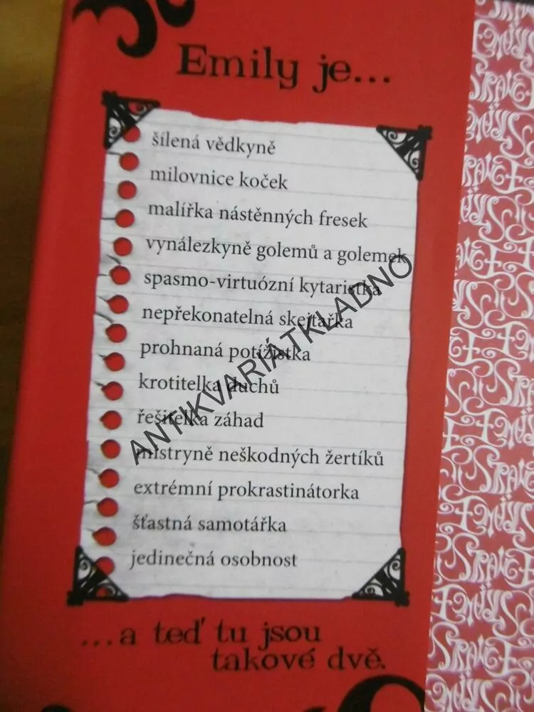 DIVNÁ A DIVNĚJŠÍ, EMILY STRANGE, ROB REGER, JESSICA GRUNEROVÁ, **an