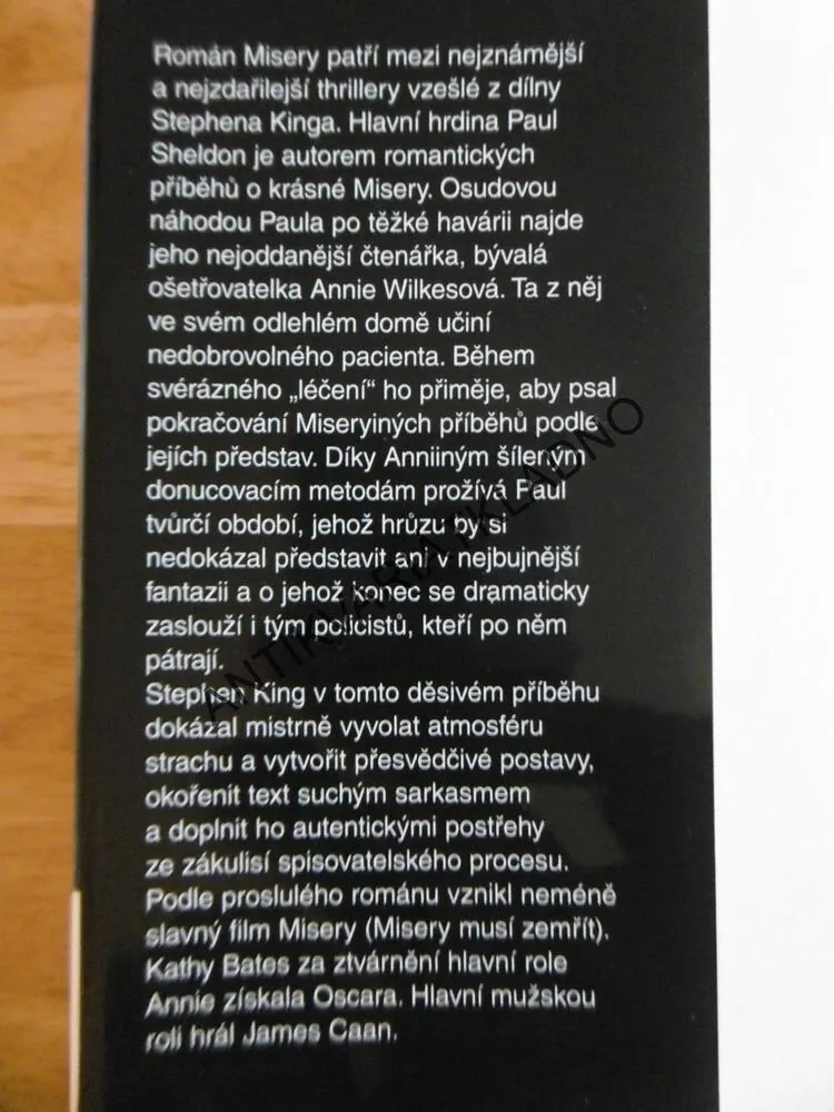 MISERY, STEPHEN KING, **an