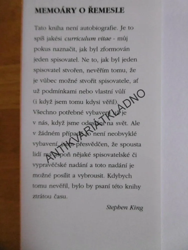 O PSANÍ, STEPHEN KING, **an