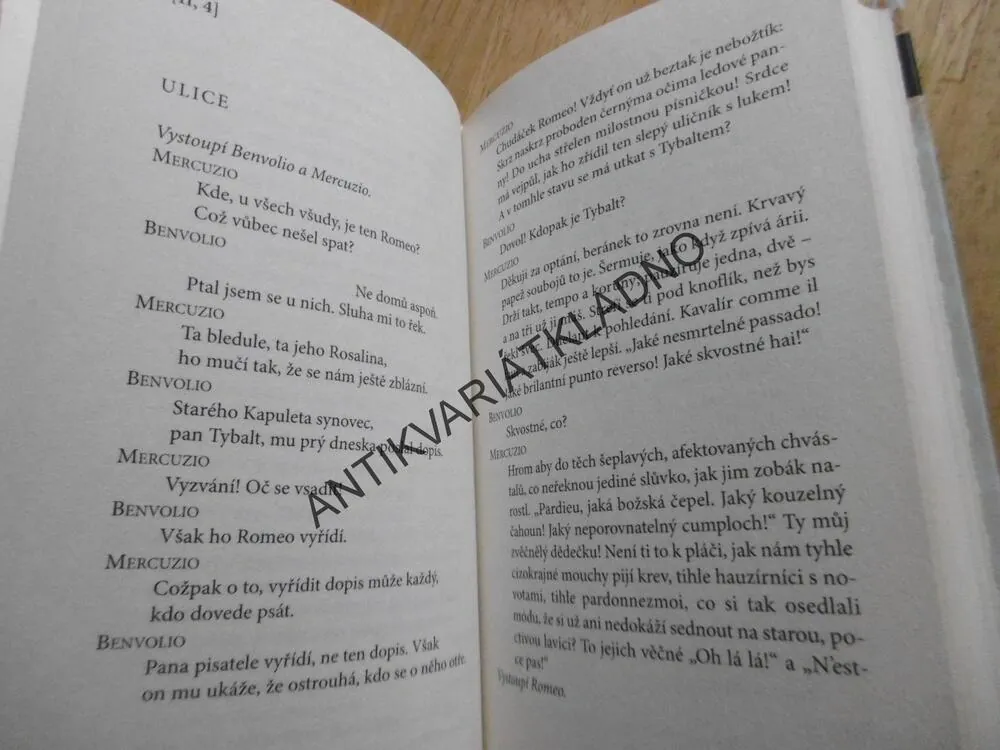 ROMEO A JULIE, WILLIAM SHAKESPEARE, **an